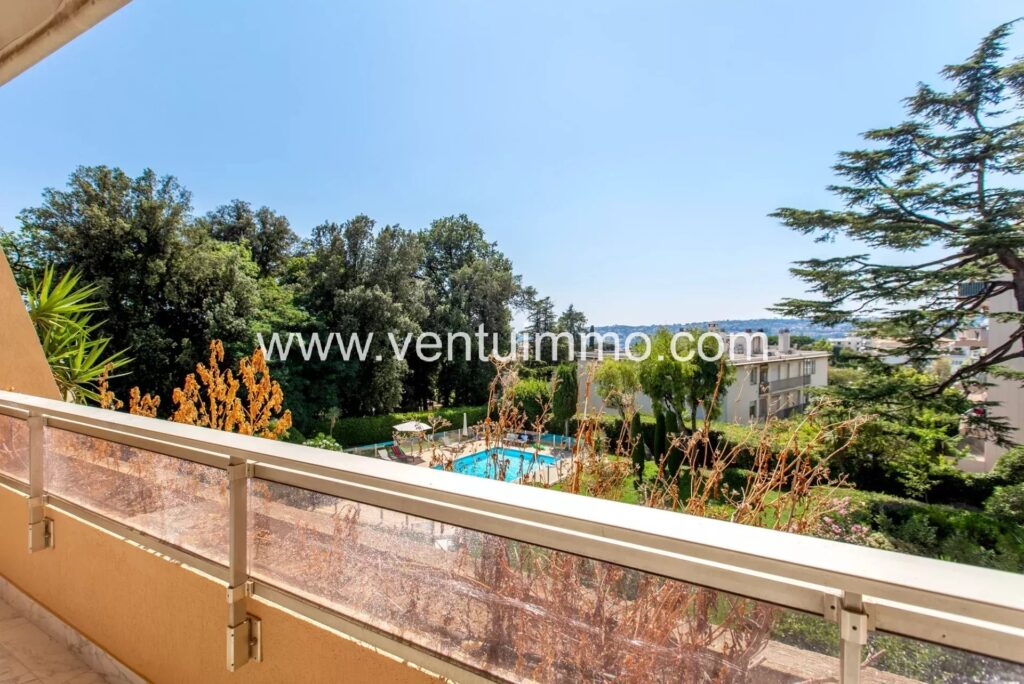 NICE CIMIEZ : T4 153m2 vue + solarium 140m2 + garage + cave