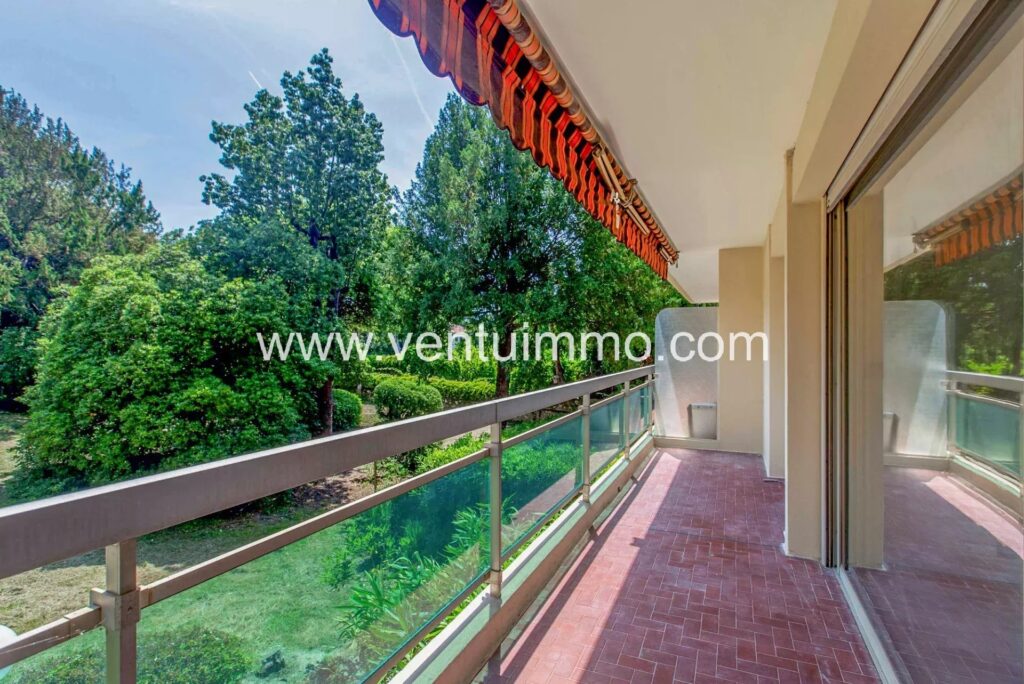 NICE Cimiez  :  4 Pièces traversant – terrasse – garage – cave