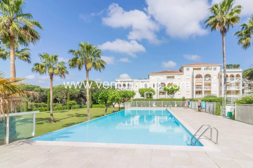 BAISSE DE PRIX  – EXCLUSIVITE : GRAND T4 –  parking – cave – piscine