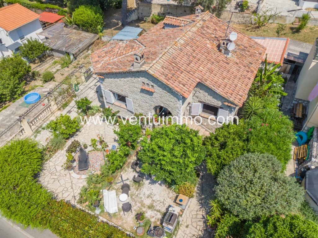 Une configuration unique – 3 espaces indépendantsà Cagnes-sur-Mer