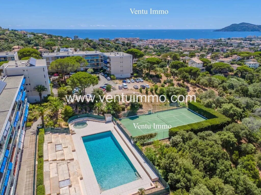 LE CANNET, T3 VUE PANORAMIQUE SUR MER ET COLLINES,