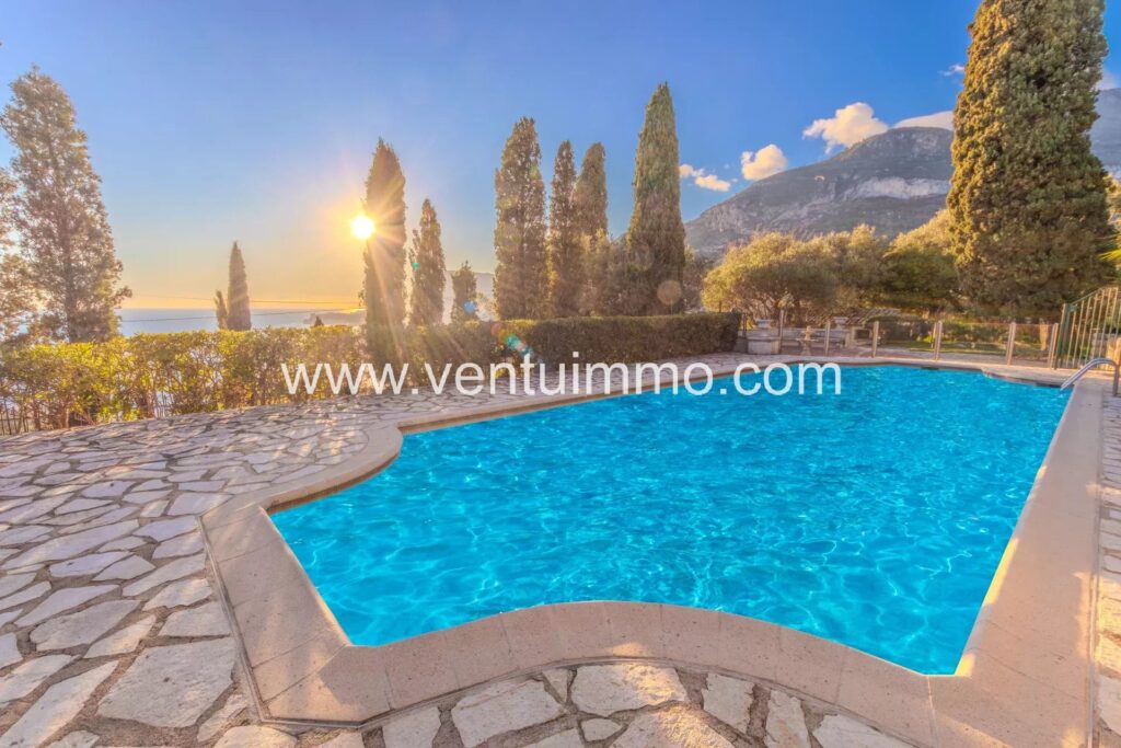 Superbe duplex avec vue panoramique sur la Méditerrannée