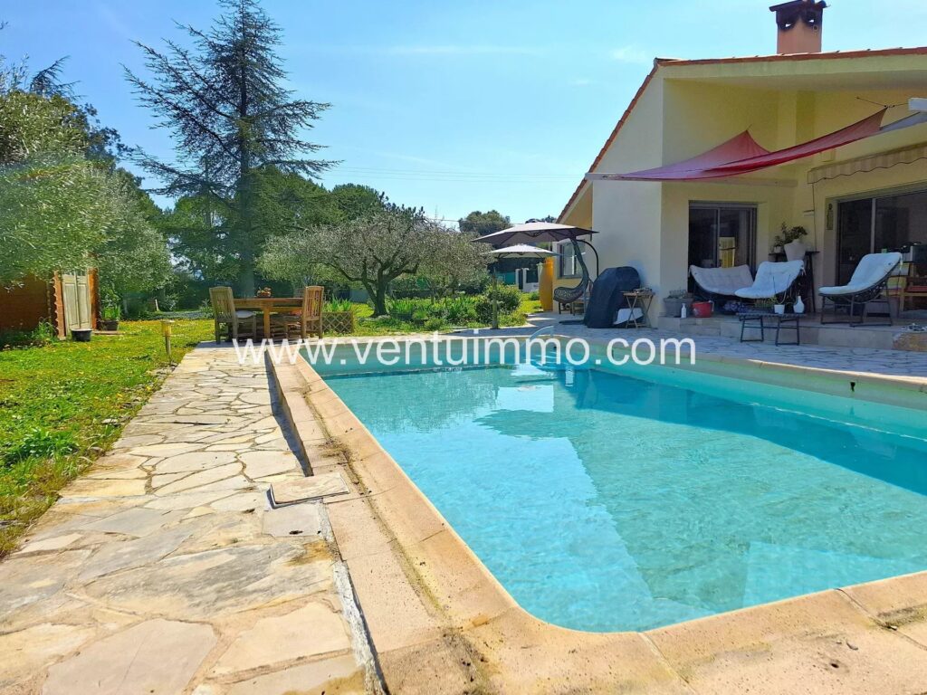 Propriété d’Exception à Peymeinade vue montagne