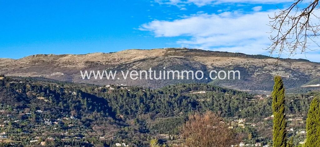 Propriété d’Exception à Peymeinade vue montagne