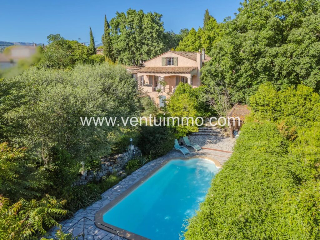 MOUANS SARTOUX MAISON AVEC PISCINE, VASTE JARDIN & GARAGE