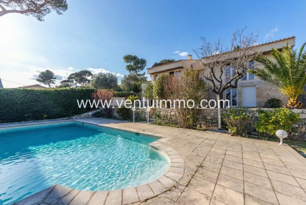 Maison mitoyenne de 110 m² avec piscine à Mougins