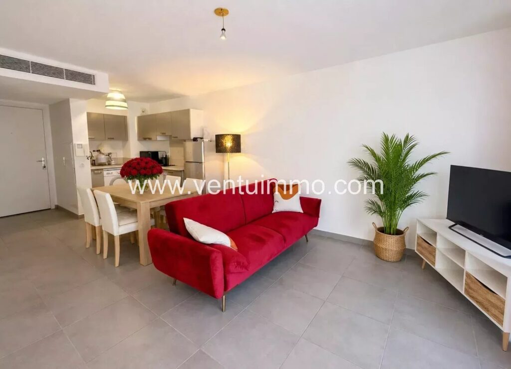 CANNES – A 5 MINUTI DA RUE D’ANTIBES E DALLE SPIAGGE – Grazioso bilocale con terrazza