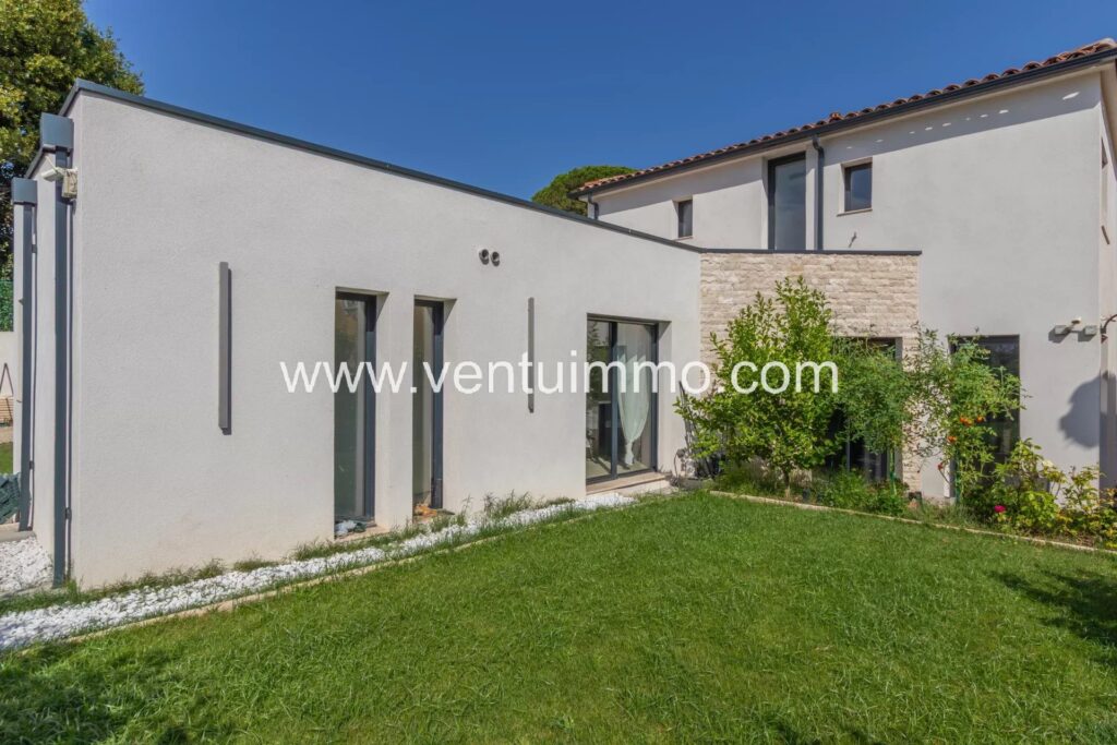 CANNES LA BOCCA VILLA NEUVE AVEC JARDIN FLEURI