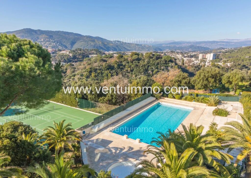 LE CANNET, 3P. VUE PANORAMIQUE COLLINES, EXCLUSIVITE CHEZ VENTU IMMO :