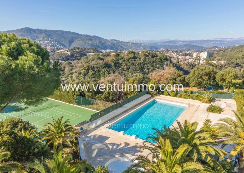 LE CANNET, 3P. VUE PANORAMIQUE COLLINES, EXCLUSIVITE CHEZ VENTU IMMO :