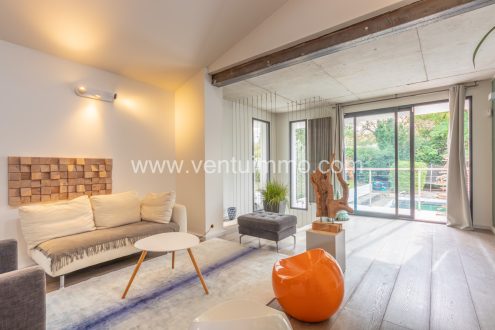 61-mougins-06250-villa-salon-contemporain-agenceimmobiliere-vendre-estimation