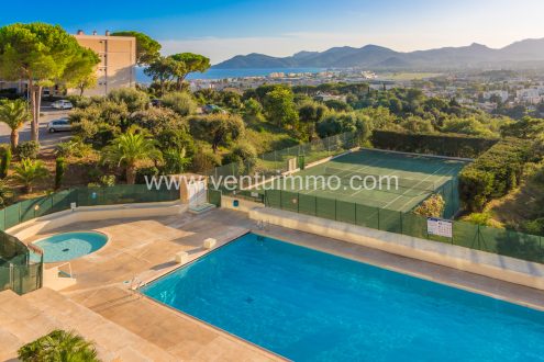 82-lecannet-06110-appartement-vuemer-seaview-tennis-piscine-pinsparasols-agenceimmobiliere-vendre-estimation
